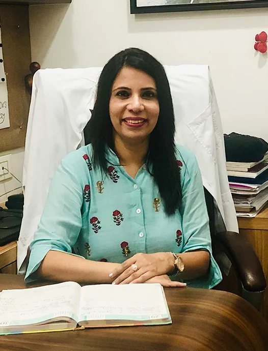 Dr-Manisha-Takhtani-Kundnani-1